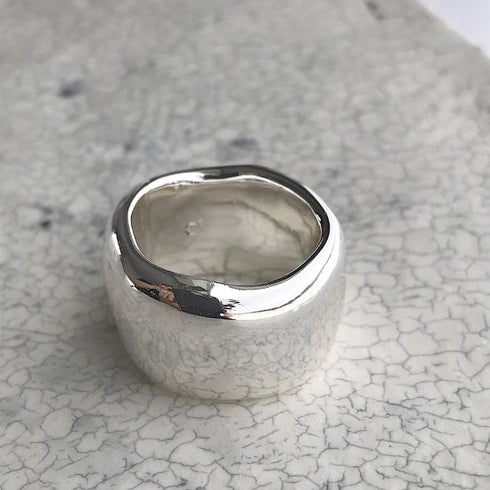 curvy ring